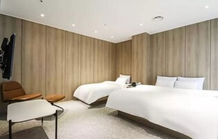 Party Room (B1) | 암막 커튼, 방음 설비, 무료 WiFi, 침대 시트