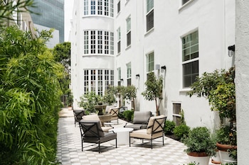 Courtyard at Palihotel Westwood Village