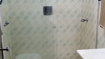 Shower, towels