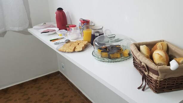 فطور أوروبي مجانًا يوميًا