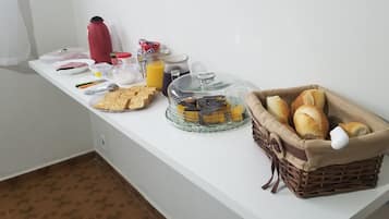 Café da manhã continental grátis todos os dias