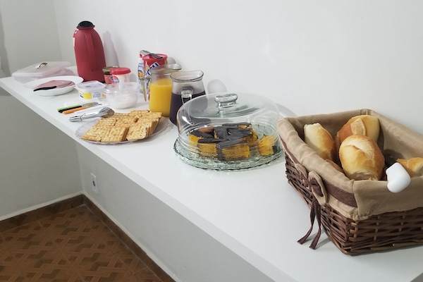 Free daily continental breakfast