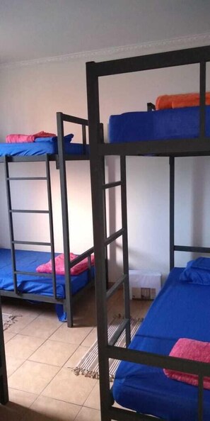 Soundproofing, iron/ironing board, free WiFi, bed sheets - Hostel Bauru (Bauru)
