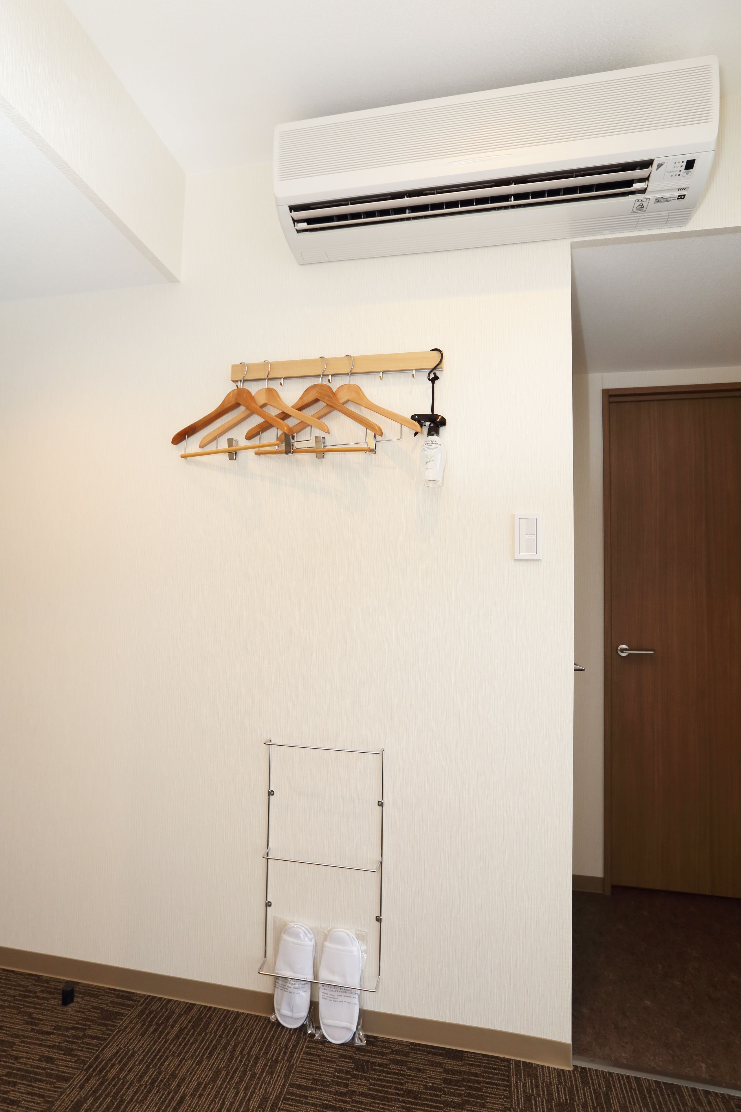 triple room, non smoking | living area | 32-inch tv with digital channels