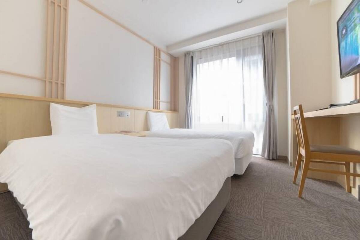 Premium bedding, Select Comfort beds, in-room safe, desk