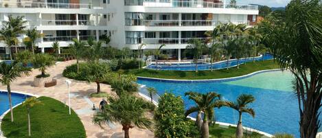 屋外プール、温水プール