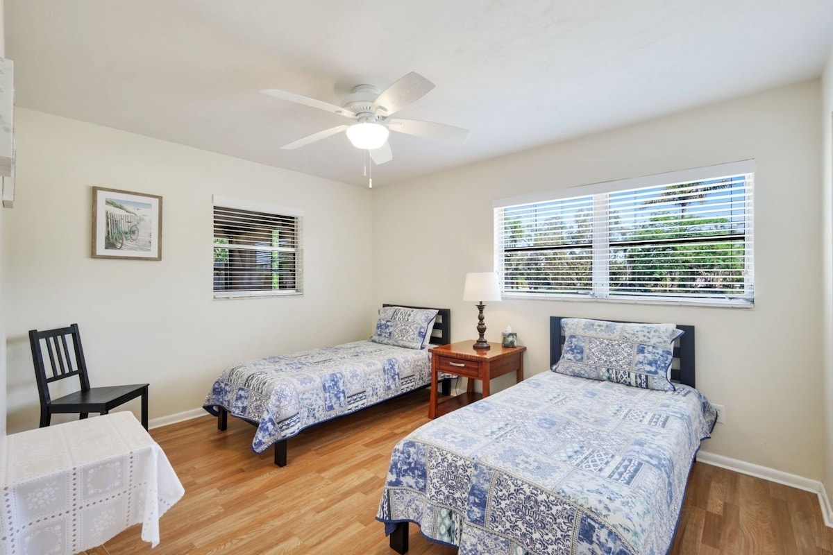 Photo 15 of Excellent location ~ 1.5 miles to the beach ~ 3bed/2bath house w/fenced backyard
