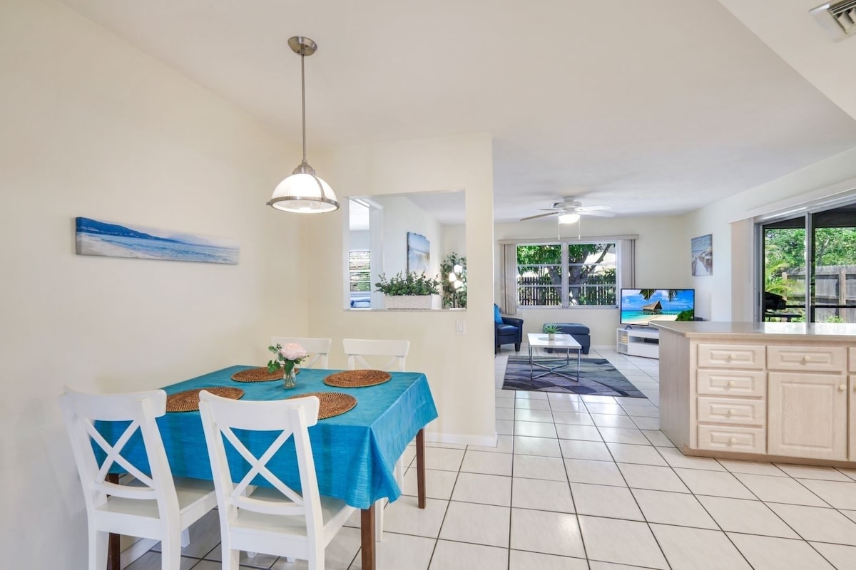Photo 13 of Excellent location ~ 1.5 miles to the beach ~ 3bed/2bath house w/fenced backyard