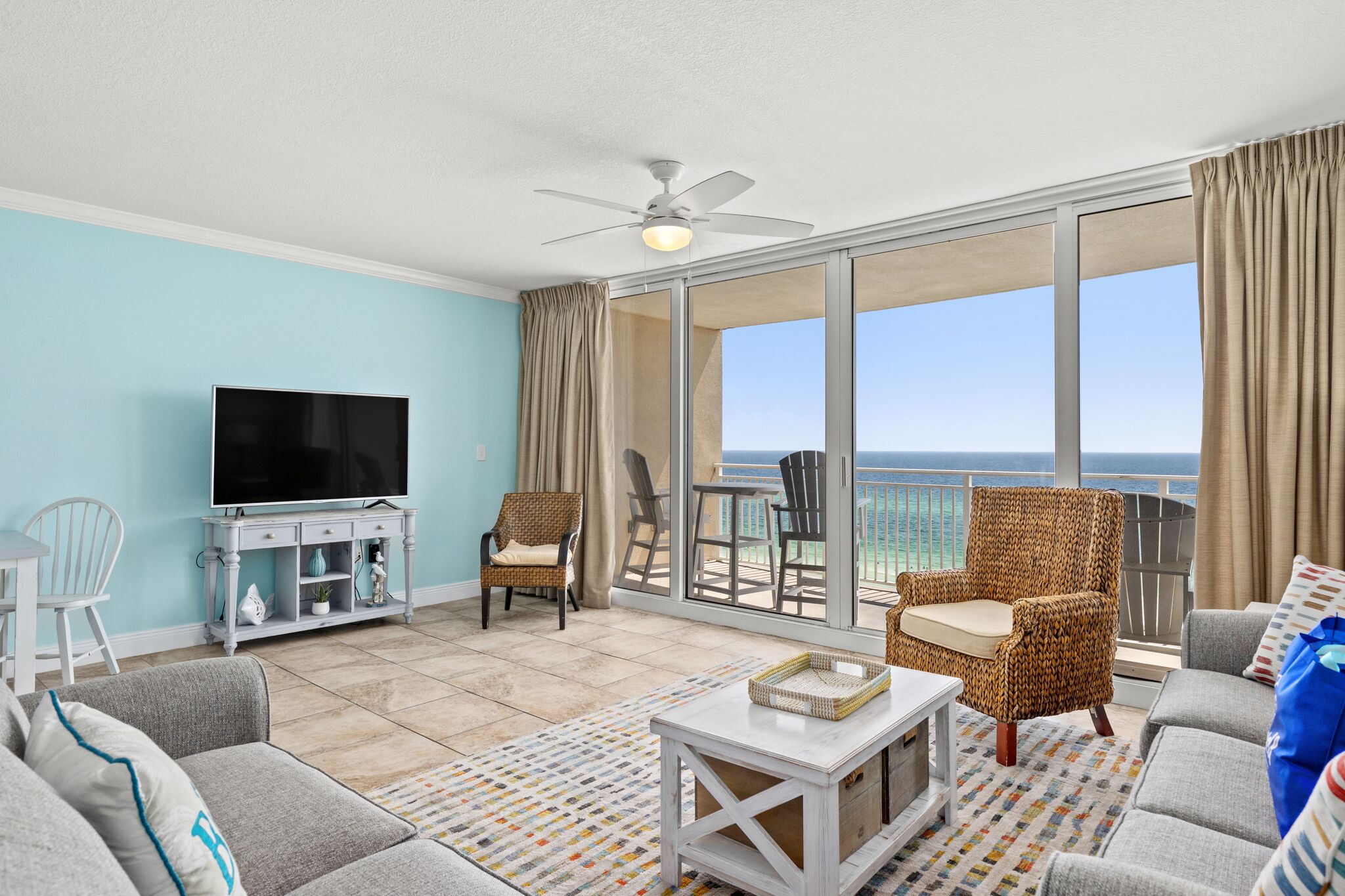 Beautiful, Remarkable, Clean and Remodeled LOW FLOOR in Emerald Beach!