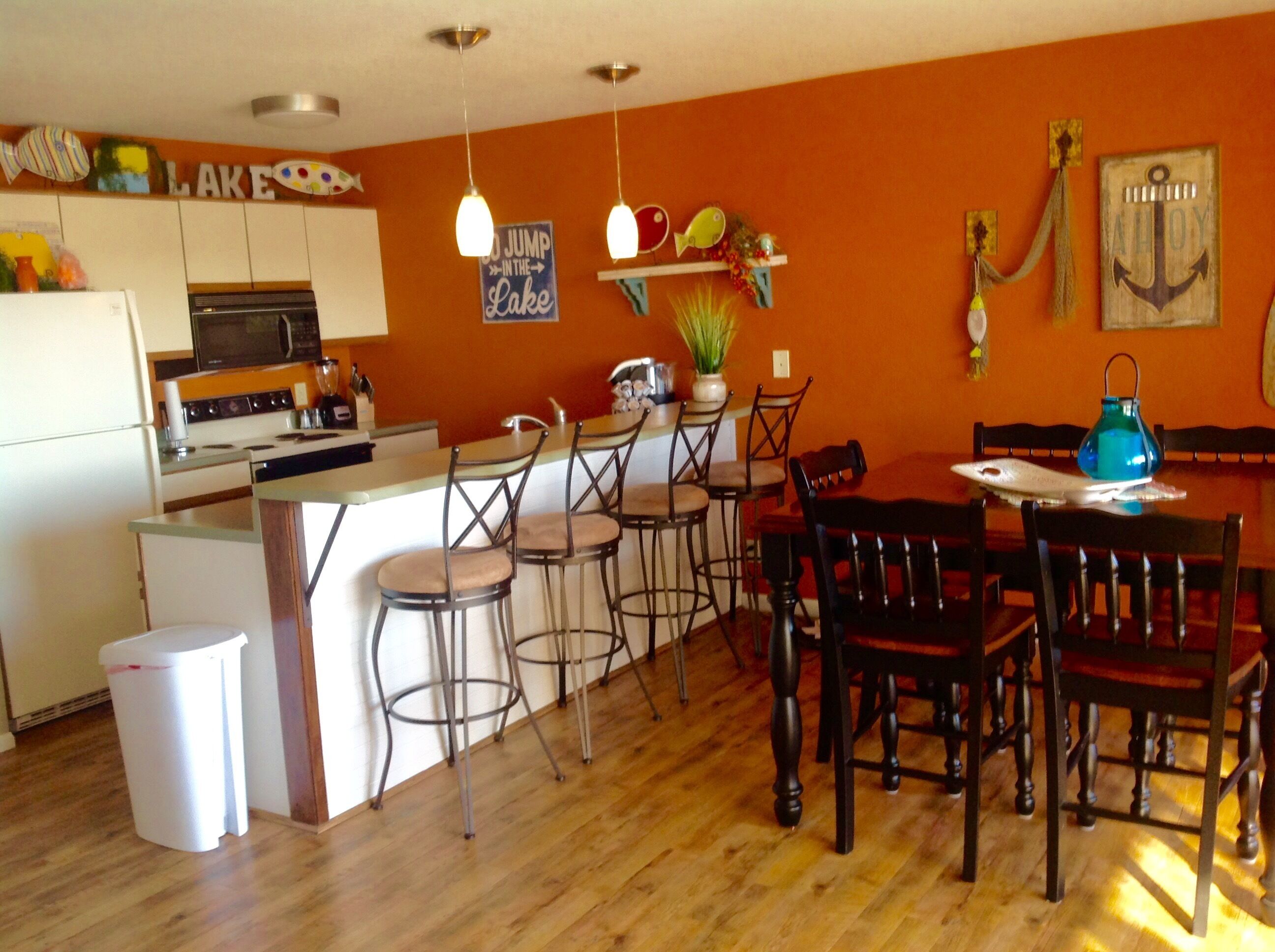 Osage Beach 3 BR-3 Bath, w/2 screened patios, Lakeview Townhouse close to pool!