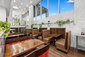 Free daily buffet breakfast  - Comfort Inn Prospect Park - Brooklyn (Brooklyn)