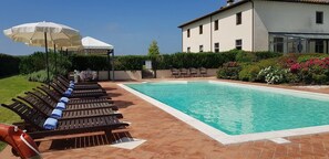 Piscina coperta, una piscina riscaldata
