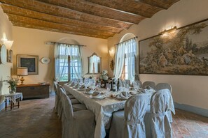 Dining - Villa Meraviglia - private villa ideal for large groups (Castiglion Fiorentino)