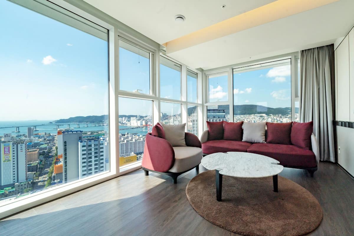 Phòng Suite Premium, quang cảnh một góc biển (Ocean View, Breakfast for 2) | Quang cảnh từ phòng