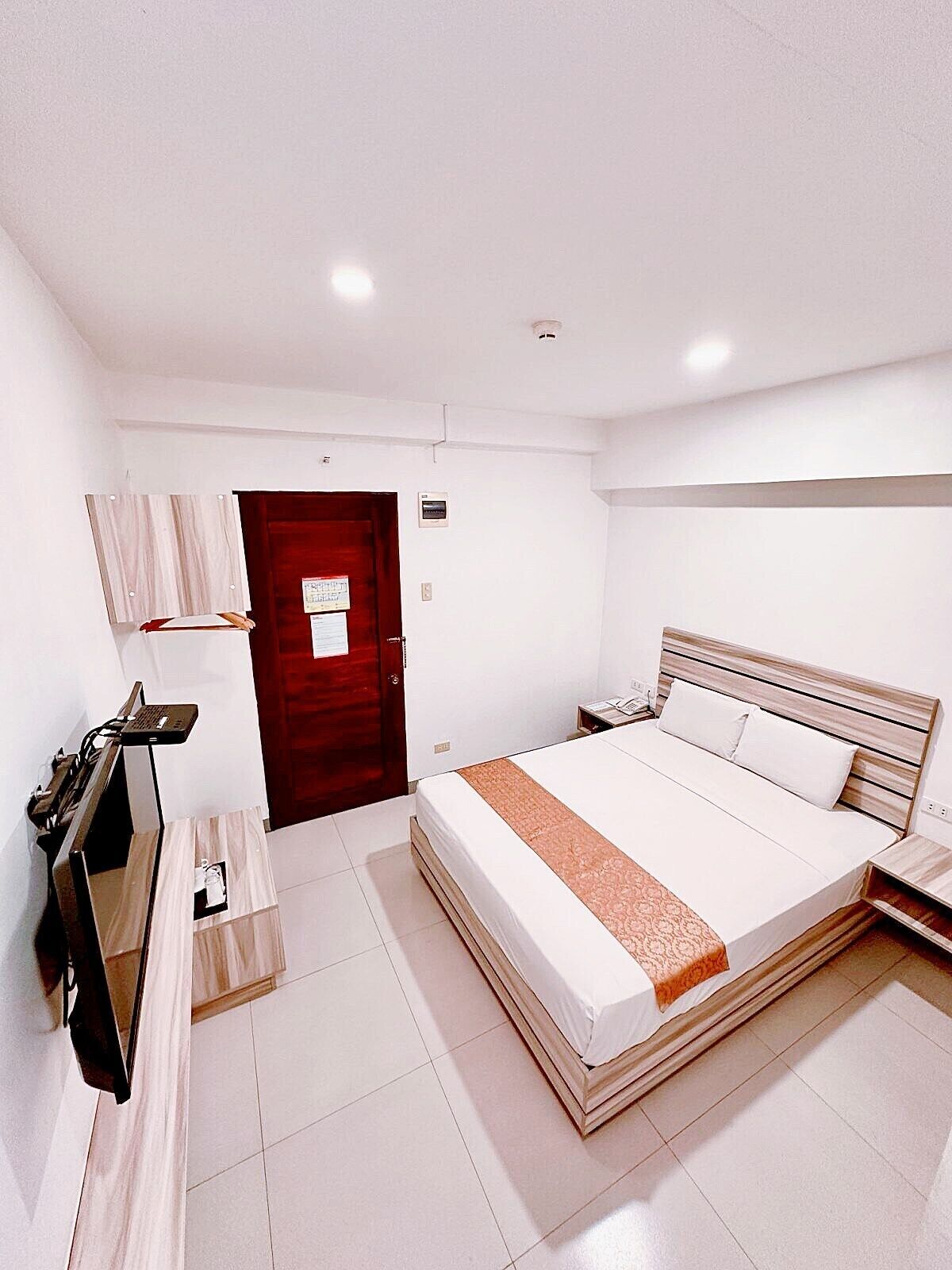 standard hive double | free wifi, bed sheets