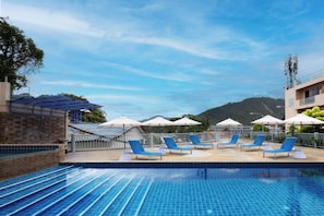 Outdoor pool - Kata Sun Beach Hotel (Karon)