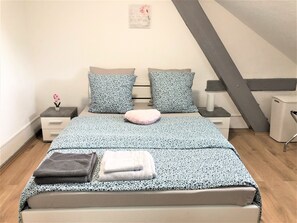 1 chambre, fer et planche à repasser, Wi-Fi, draps fournis