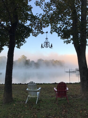 Cozy cottage on the lake
