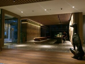 Lobby - PULANG ke UTTARA (Depok)