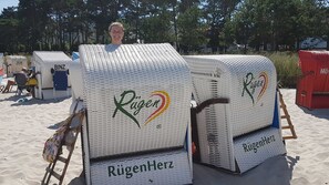 Unclassified image, 3 of 30, button