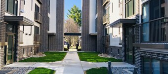 Luxury Downtown Traverse City Condo-Capri 2