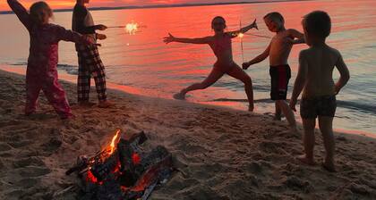 Ylellinen Downtown Traverse City Condo-Capri 2