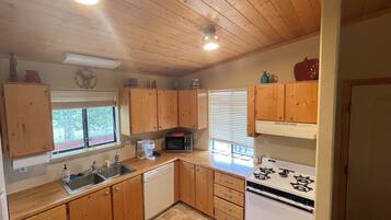 Baita Tradizionale | Cucina privata | Microonde, macchina per tè/caffè, freezer, carta assorbente