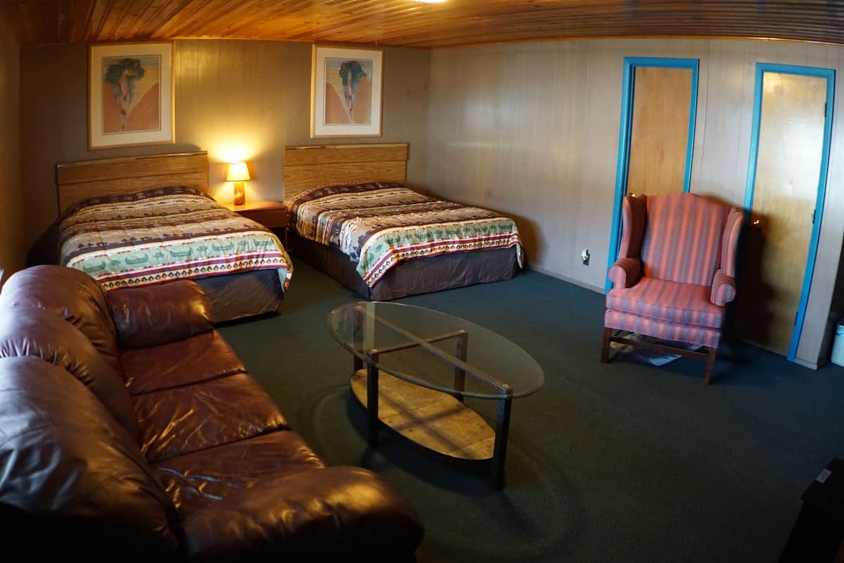 Studiosuite, 2 queensize-senger, ikke-røyk, fjellutsikt (97) | 1 soverom, wi-fi (inkludert) og individuelt dekorert