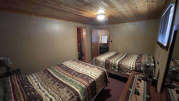 Deluxe Suite, 2 Queen Beds, Non Smoking, Mountain View (95) | 1 bedroom, individually decorated, individually furnished, free WiFi