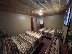 Deluxe suite, 2 queensize bedden, niet-roken, uitzicht op bergen (95) | 1 slaapkamer, individueel gedecoreerd, individueel gemeubileerd