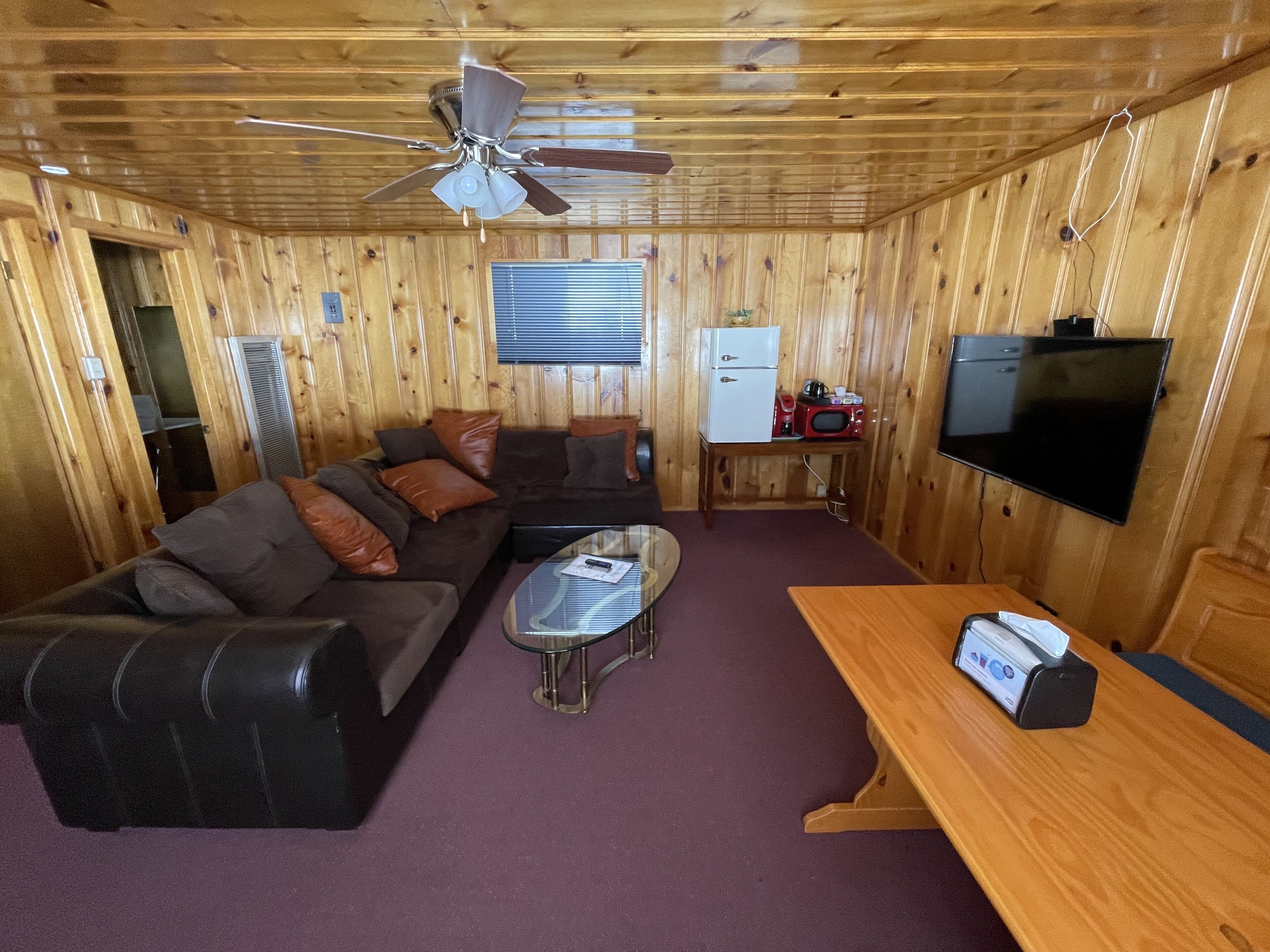 suite, 2 queen beds, non smoking, mountain view (95) | living area | flat-screen tv, streaming services