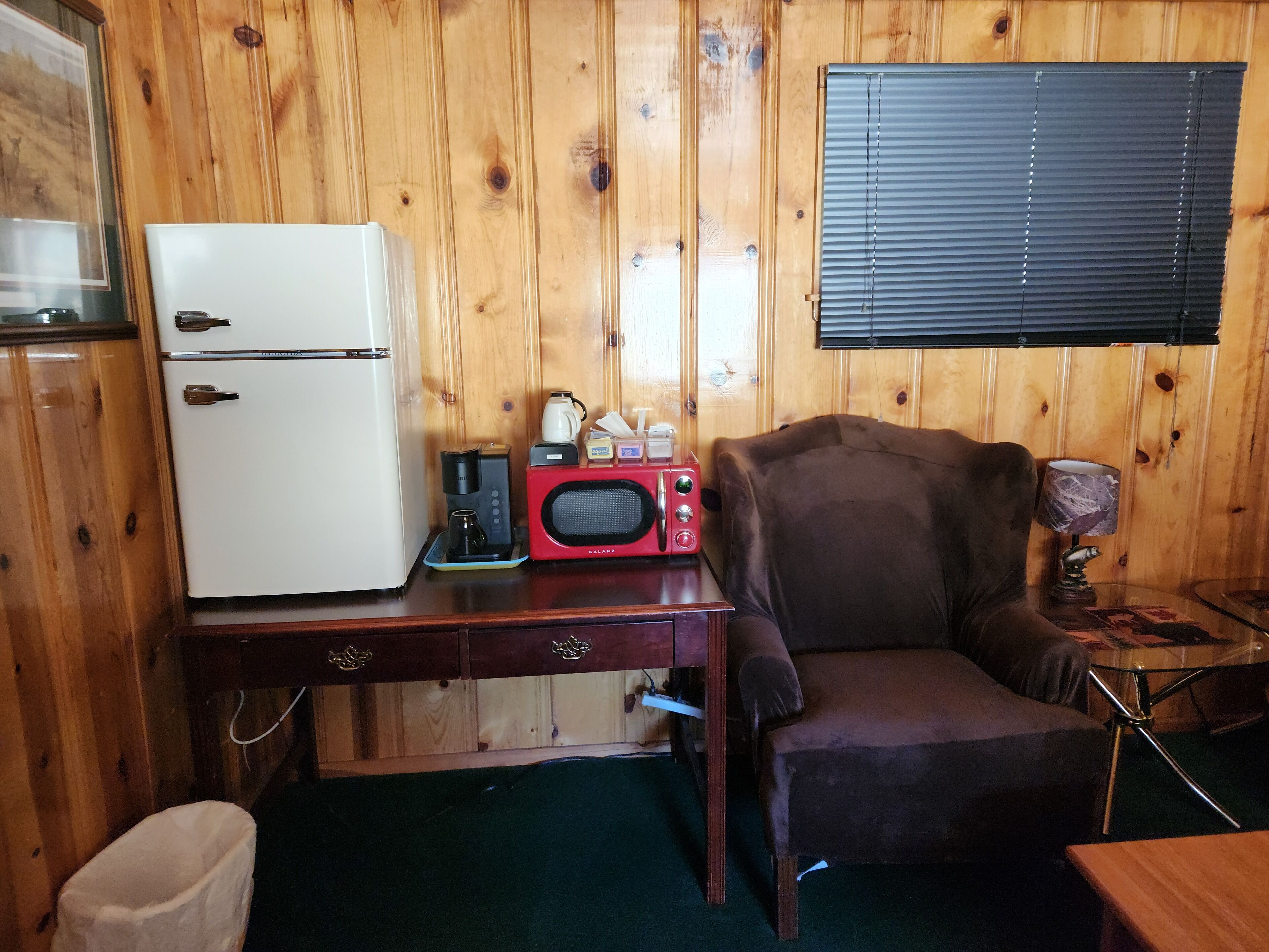 suite, 2 queen beds, non smoking, mountain view | living area | flat-screen tv, streaming services