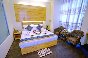 Chambre Double Supérieure | Coffres-forts dans les chambres, bureau, Wi-Fi gratuit