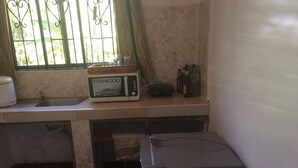 大冰箱、微波炉、厨具/餐具