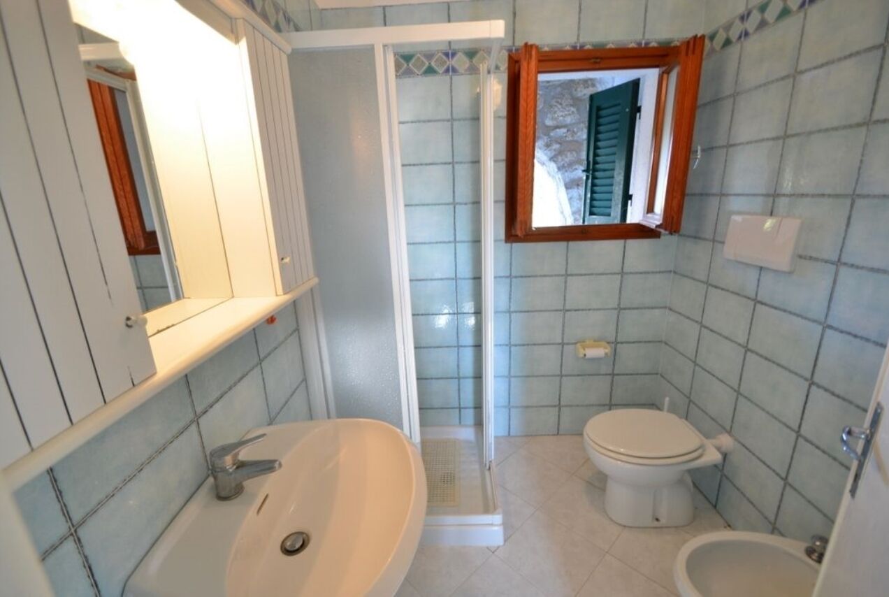 Un bany amb rentatge, vàter i bidet.