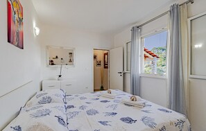 1 bedroom, free WiFi, bed sheets
