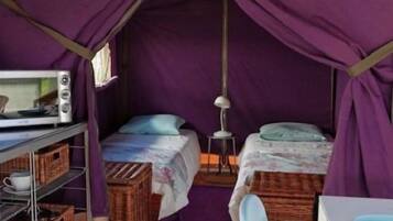 Tent Lodge, 2 Bedrooms, terrace | Individually decorated, individually furnished