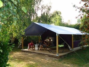 Tent, 2 slaapkamers, terras | Terras