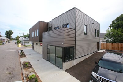 The Louisville Loft, 12 beds, BRAND NEW, Game Room, EXPO, Downtown, Highlands