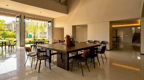 Coin salon dans le hall