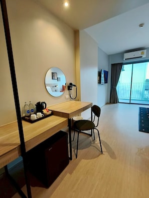 Superior Room | In-room safe, individually furnished, desk, free WiFi - Beehive Boutique Hotel Phuket (Wichit)