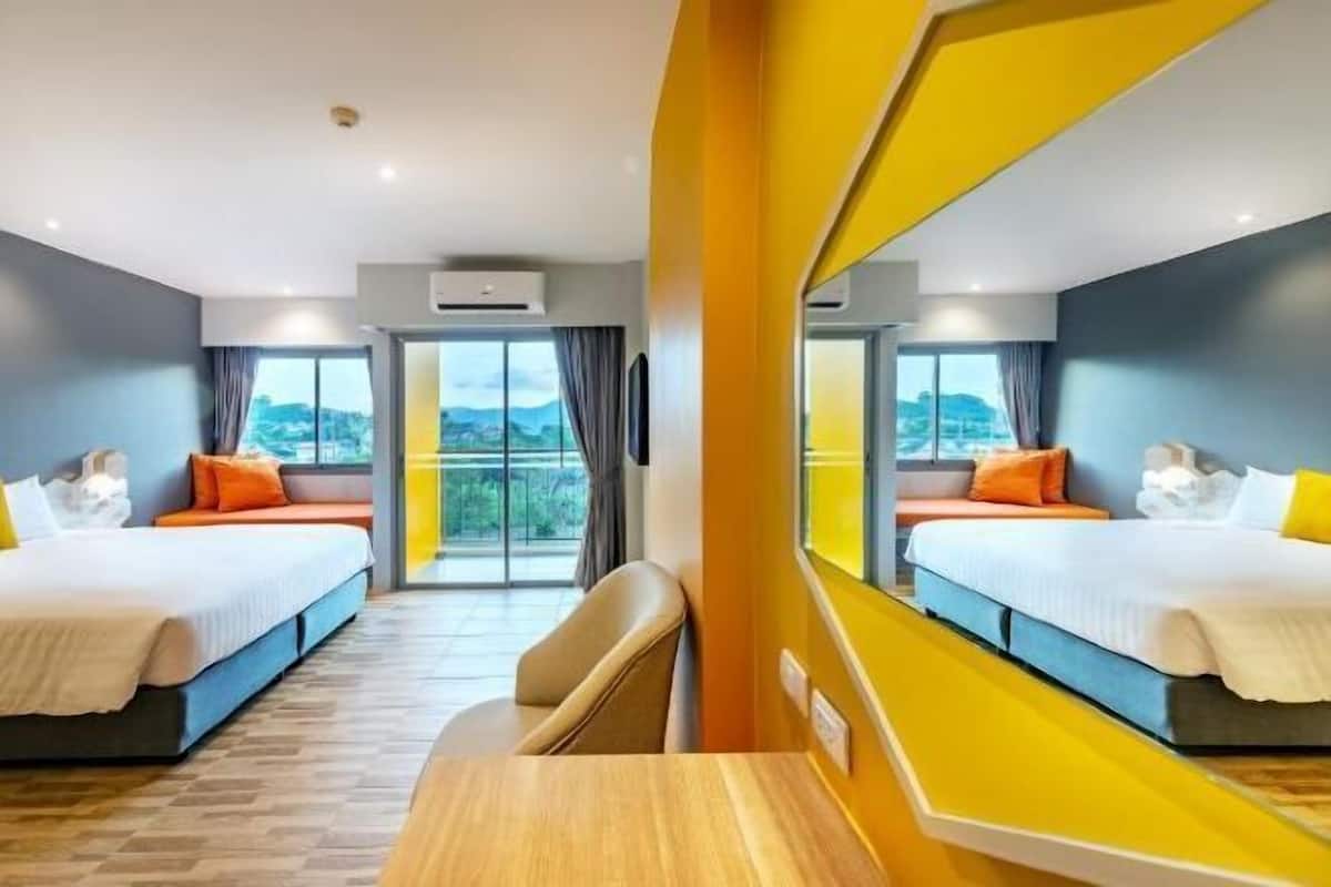 Een kluis op de kamer, een bureau, extra bedden (toeslag), gratis wifi