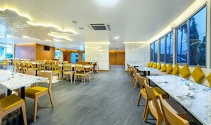 Food and drink - Beehive Boutique Hotel Phuket (Wichit)