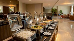 Petit déjeuner anglais (500 THB par personne)