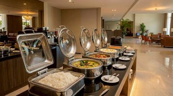 每日供應英式早餐 (每人 THB500)