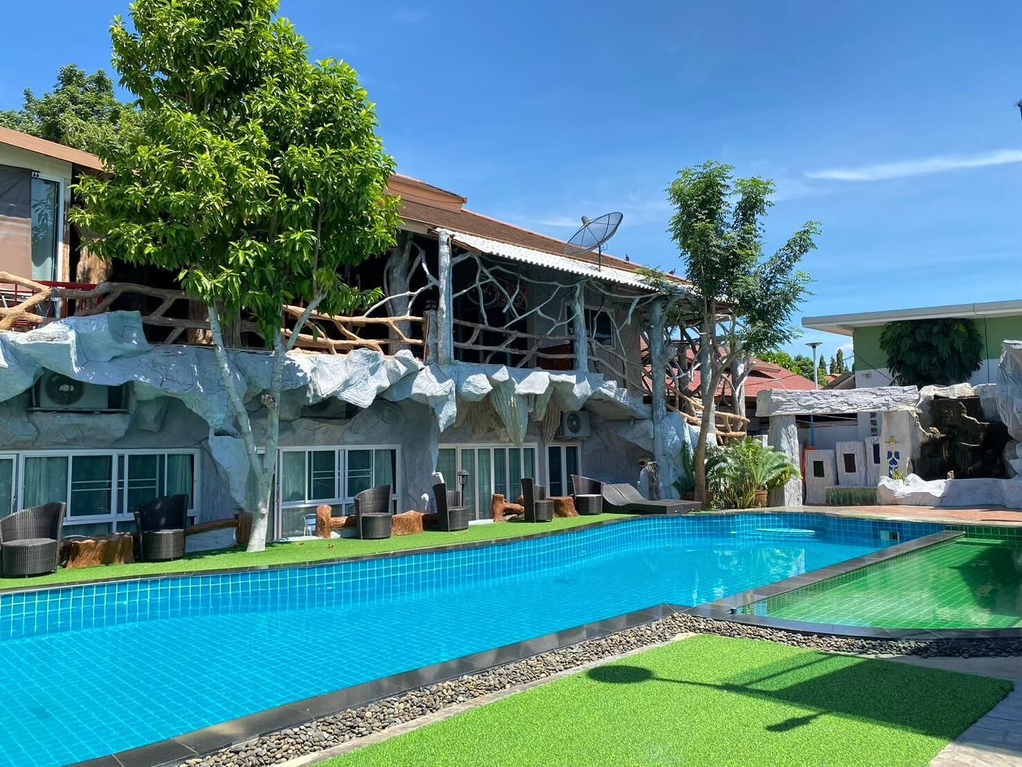 Outdoor pool