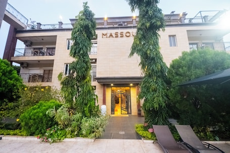 Front of property. Residence Massou Bastos Golf
