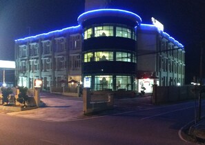 Fasade – kveld/natt