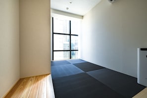 ผ้านวมขนเป็ด, ผ้าม่านกันแสง