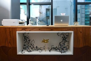 ฝ่ายต้อนรับ